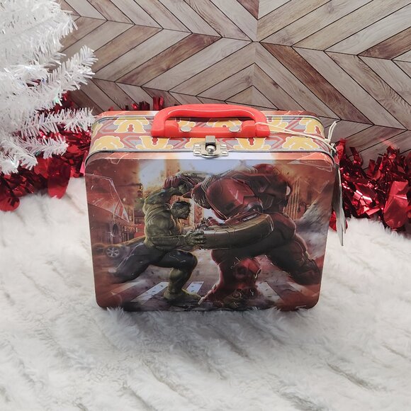 Marvel Avengers 100-Piece Puzzle in Collectible Tin - Picture 1 of 9